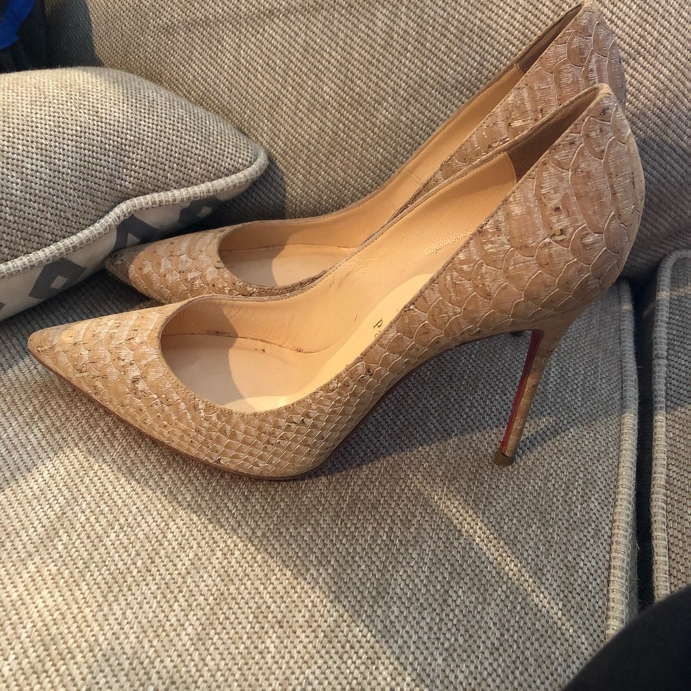 Christian Louboutin croc embossed beige pumps
